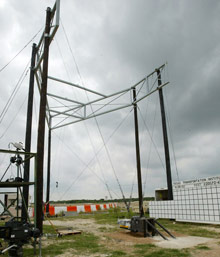tall outdoor pendulum apparatus